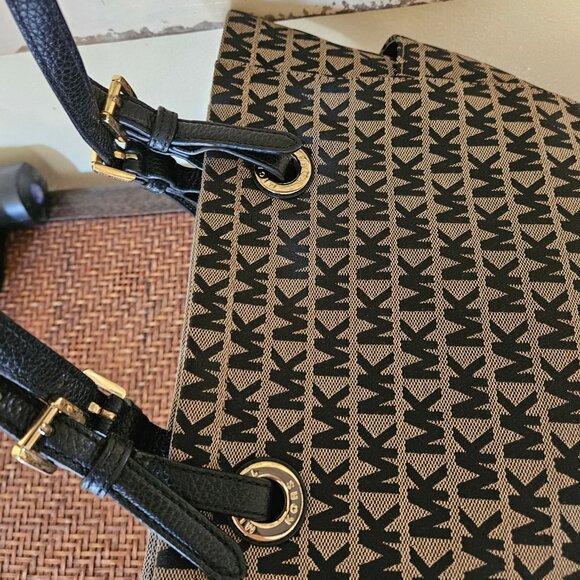 Michael Kors Jet Set Tan and Black Monogram Tote Shoulder Bag - Picture 5 of 12